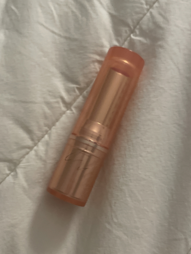 维他命水润唇膏 [02 发光红]的真实用户使用照片