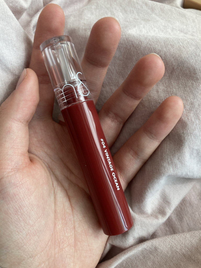 玻璃水润唇彩[04 复古海洋]的真实用户使用照片