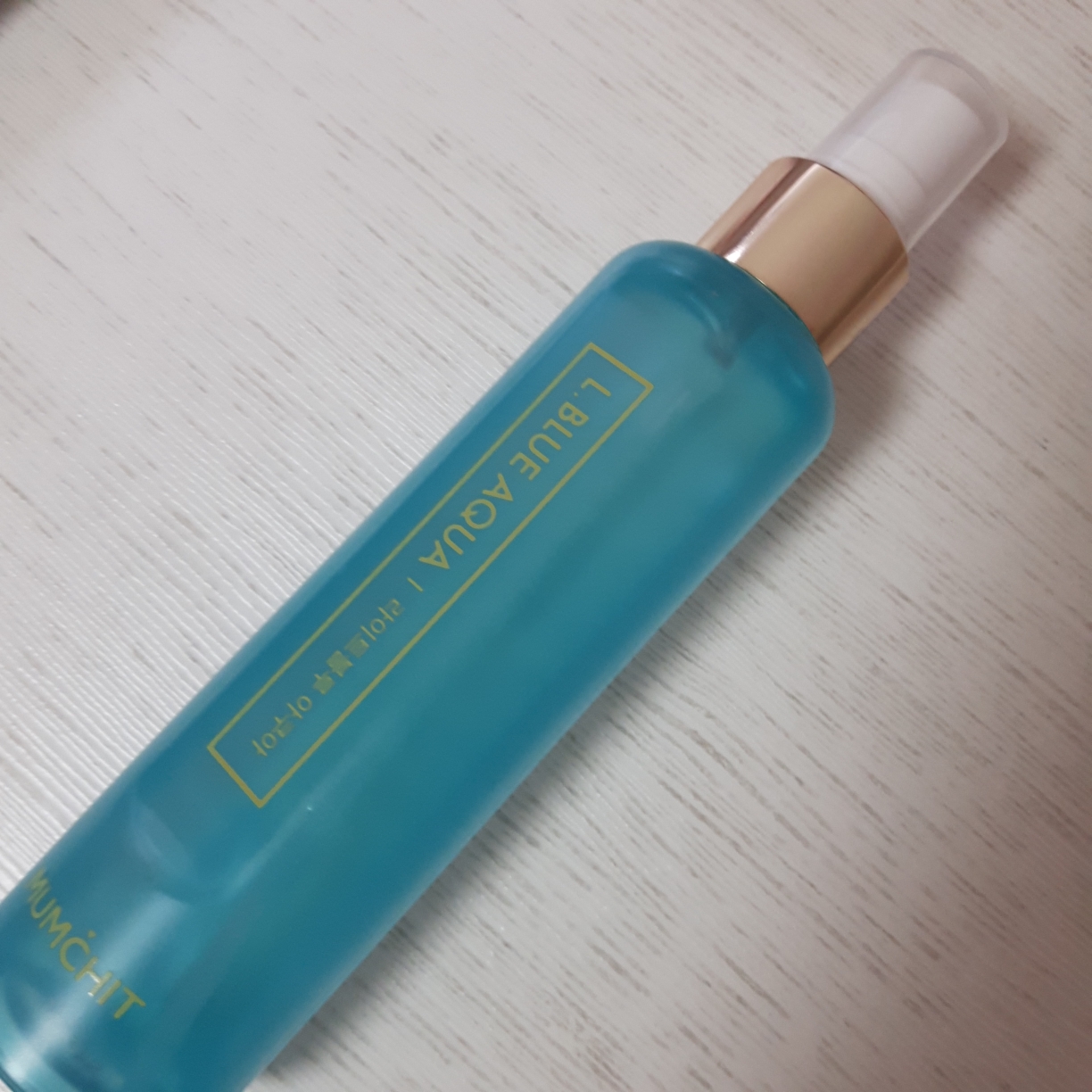 轻蓝色水漾香体喷雾的真实用户使用照片