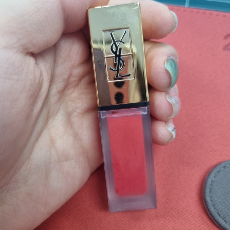 입생로랑뷰티 (YVESSAINTLAURENTBEAUTY) 따뚜아쥬 꾸뛰르 타투 틴트 [01 루쥬따뚜아쥬] review image