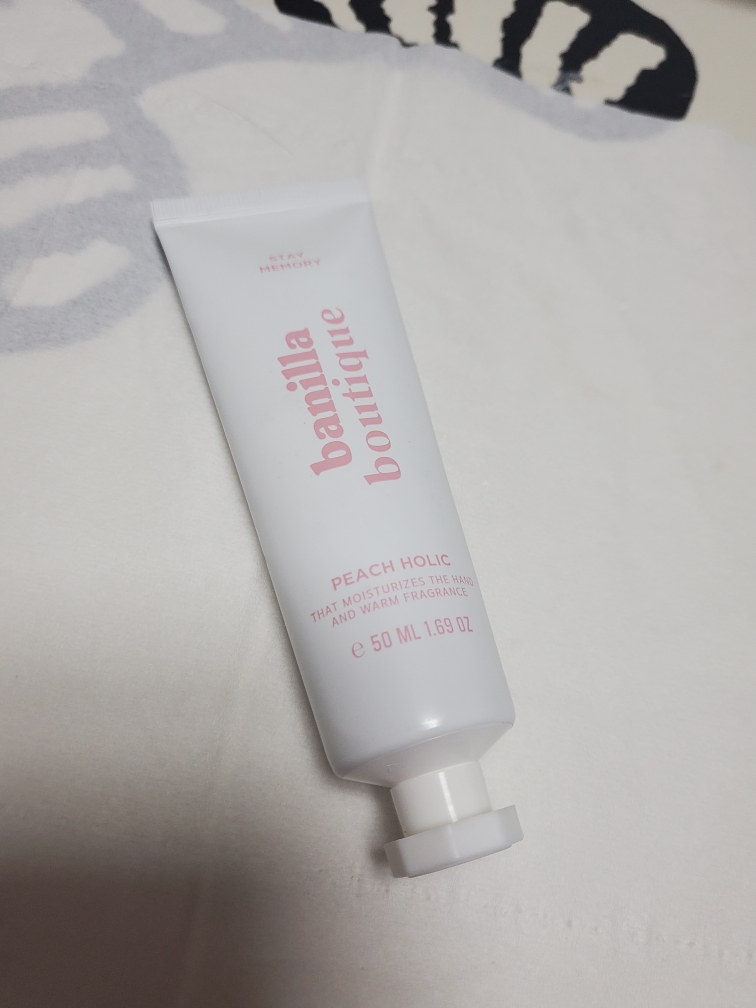 바닐라부티크 (banillaboutique) 퍼퓸 핸드크림 [피치홀릭] review image