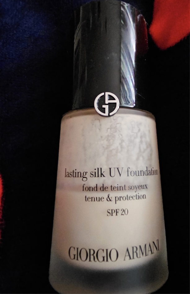 Real user review photo of Lasting Silk UV Foundation [SPF20] [No. 2]