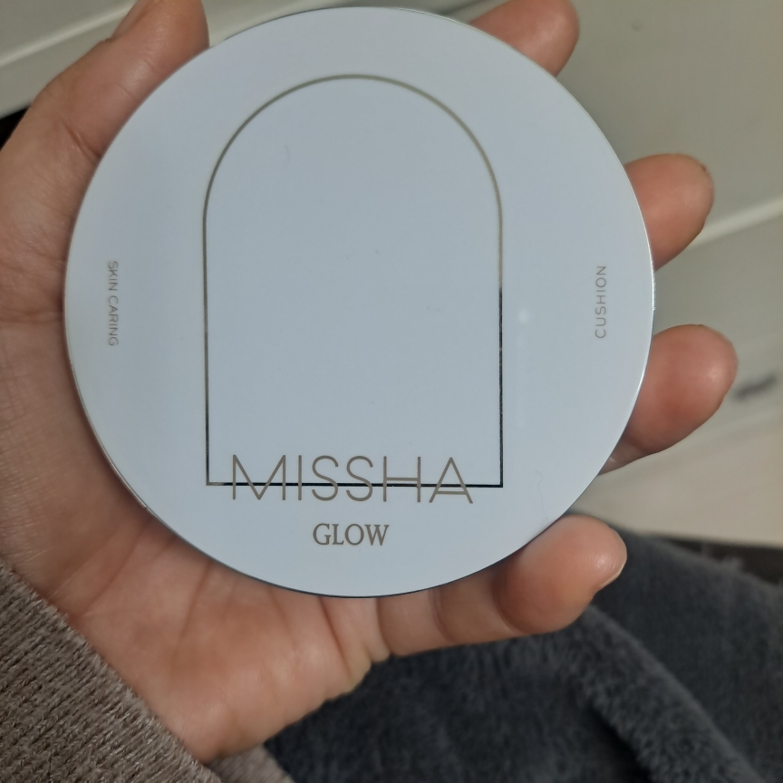 光感气垫粉底霜 [SPF37/PA+++] [21号 香草]的真实用户使用照片