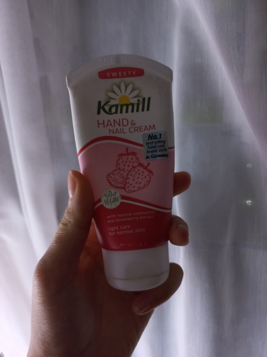 Kamill Hand & Nail Cream Sweetie review image
