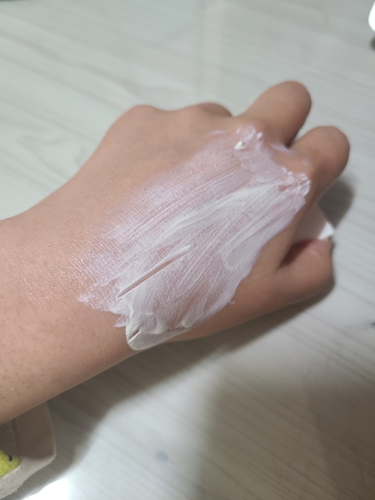 맥클린코스메틱 (MACKLINCOSMETIC) 펩타이드 볼륨 선크림 [SPF50+/PA++++] review image