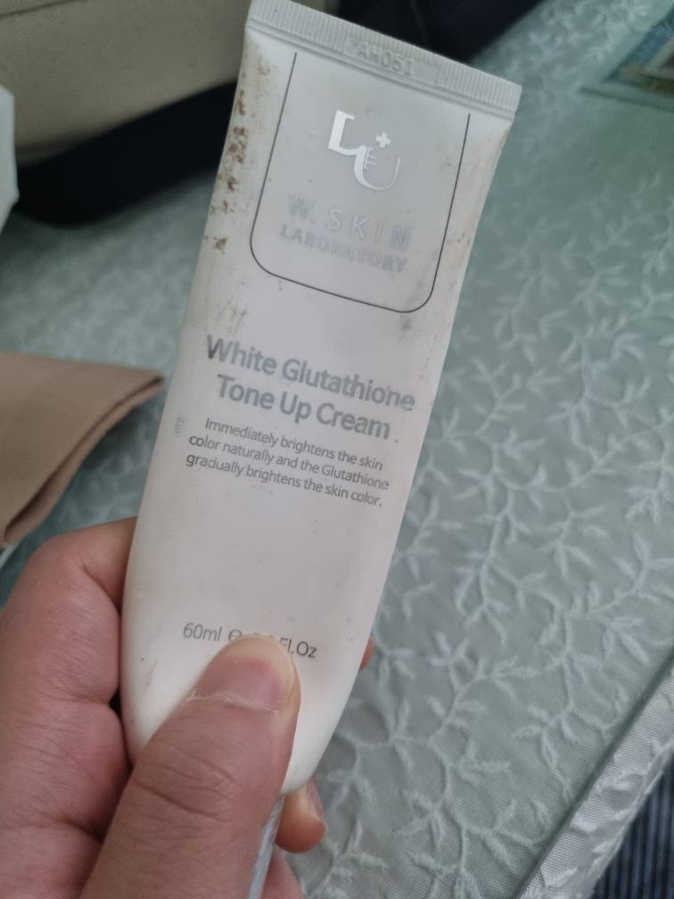 白色谷胱甘肽提亮霜的真实用户使用照片