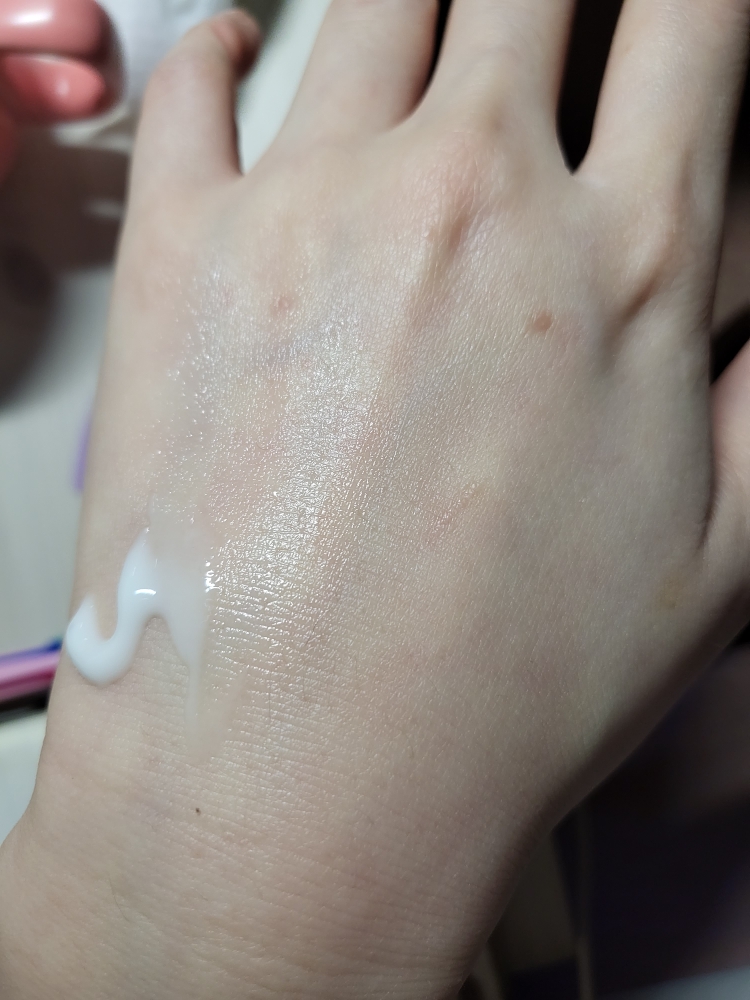 防晒霜 [SPF50+/PA++++] [水感]的真实用户使用照片
