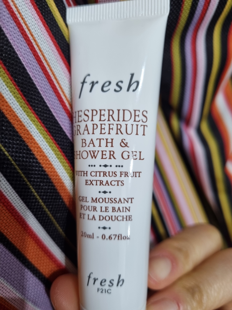 fresh Hesperides Grapefruit Bath and Shower Gel review image