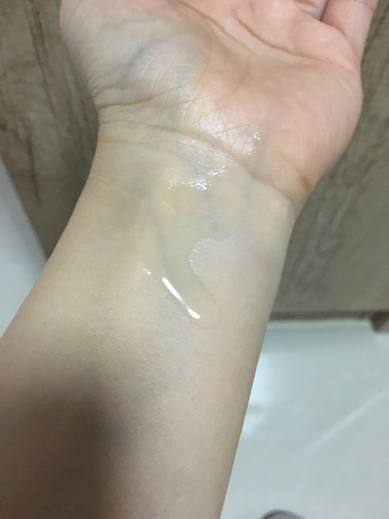 水库蓝色玻尿酸精华爽肤水 [中性·干性肌肤使用]的真实用户使用照片