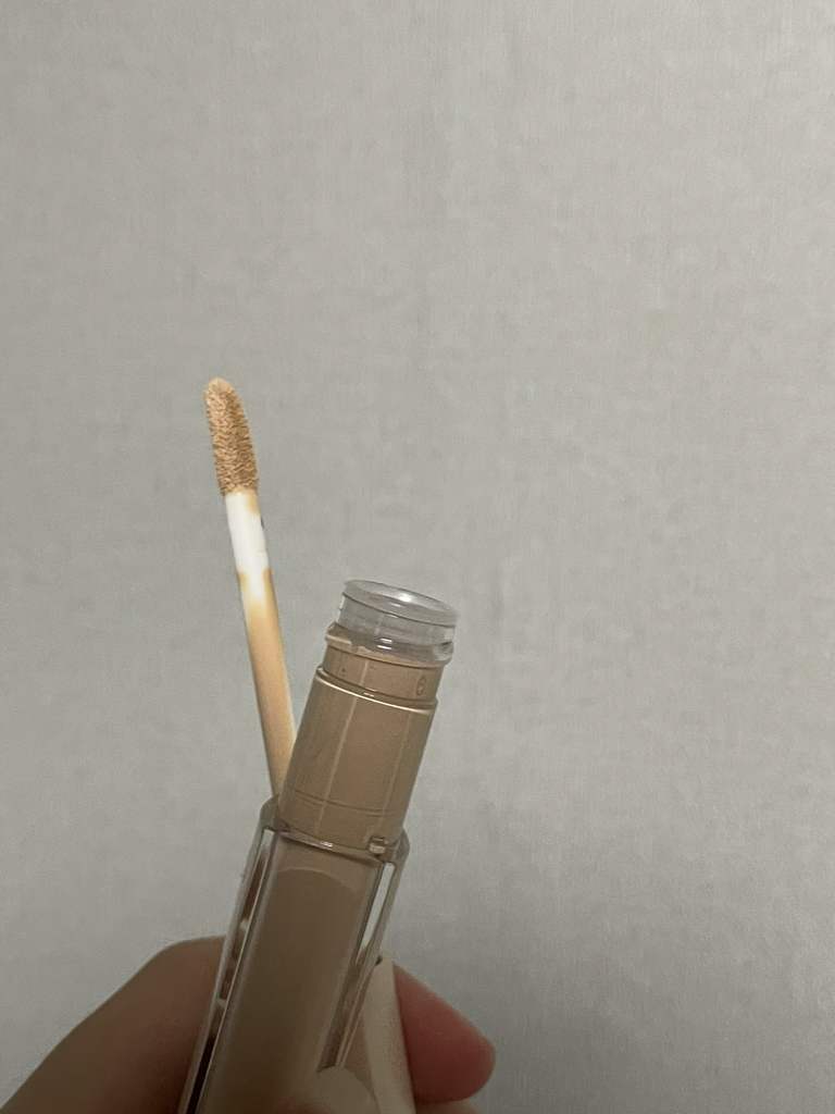 Real user review photo of Long Lasting Tip Concealer Fixing Fit [SPF34/PA++] [No. 1 Vanilla]