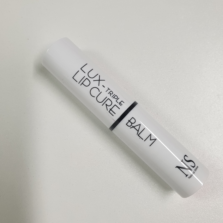 璐克斯三重唇膏霜 光泽 [01 雅典娜]的真实用户使用照片