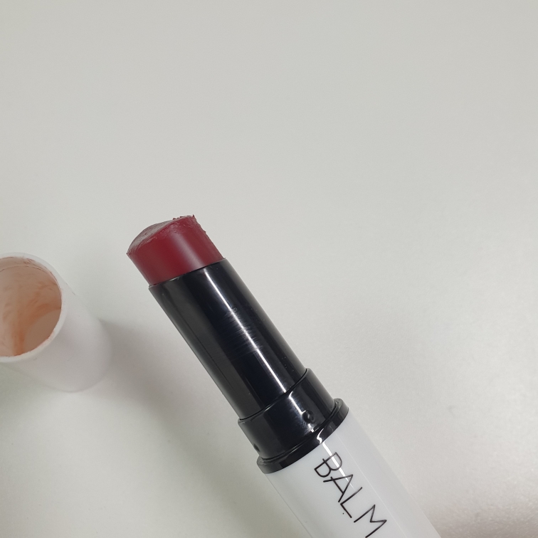 璐克斯三重唇膏霜 光泽 [01 雅典娜]的真实用户使用照片