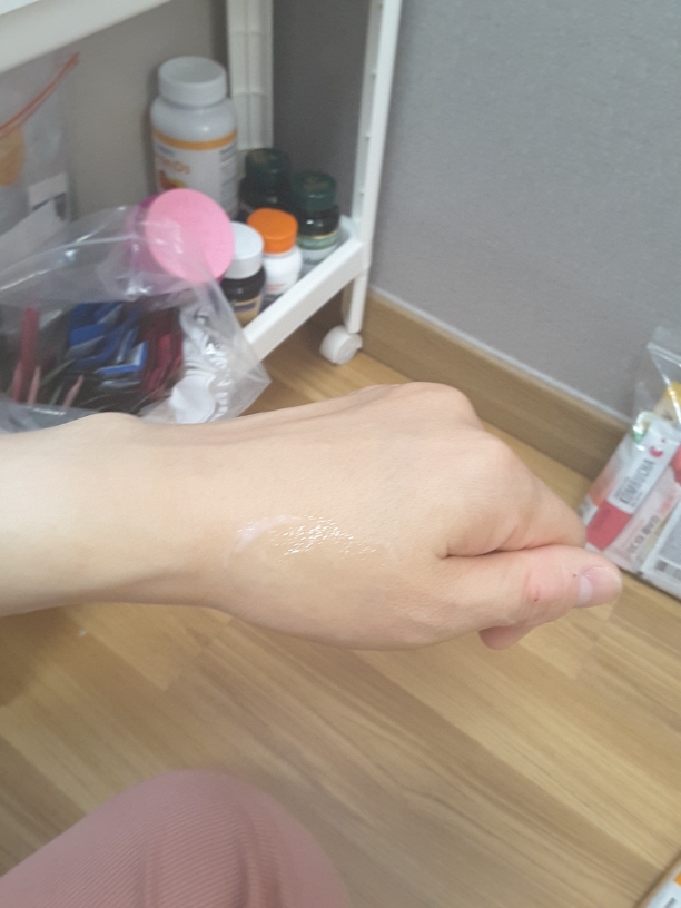 연작 (YUNJAC) 백년초&우질두 수분진정 에센스 로션 review image