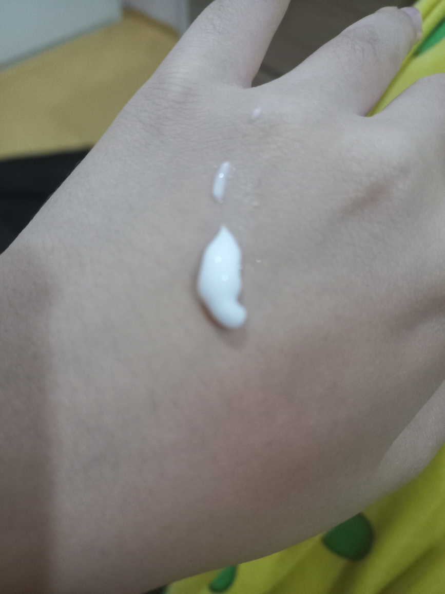 바닐라부티크 (banillaboutique) 러브 블로썸 퍼퓸 핸드 크림 review image