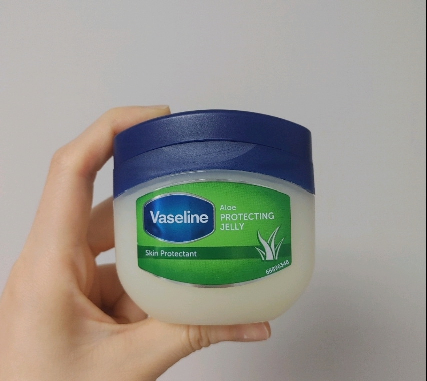 Vaseline (Unilever) Aloe Protecting Jelly Reviews for 30s | Hwahae