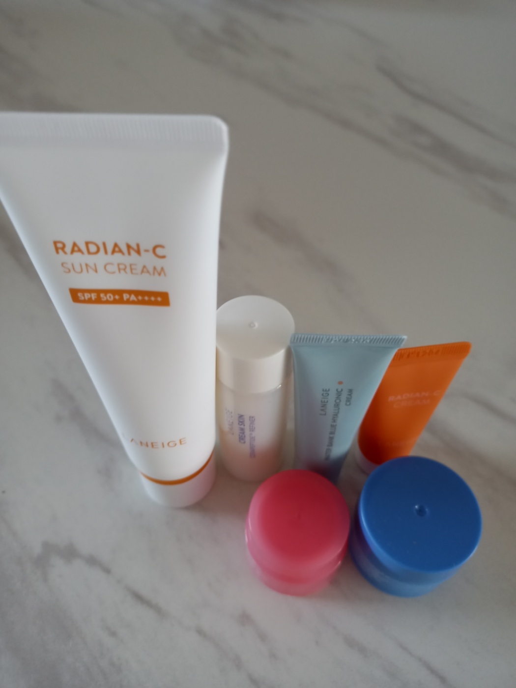 라네즈 (LANEIGE) 래디언씨 선크림 [SPF50+/PA++++] review image