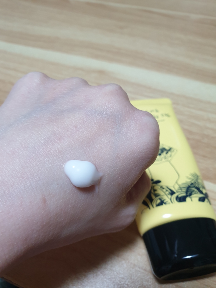 Real user review photo of Madagascar ultra moisture cream