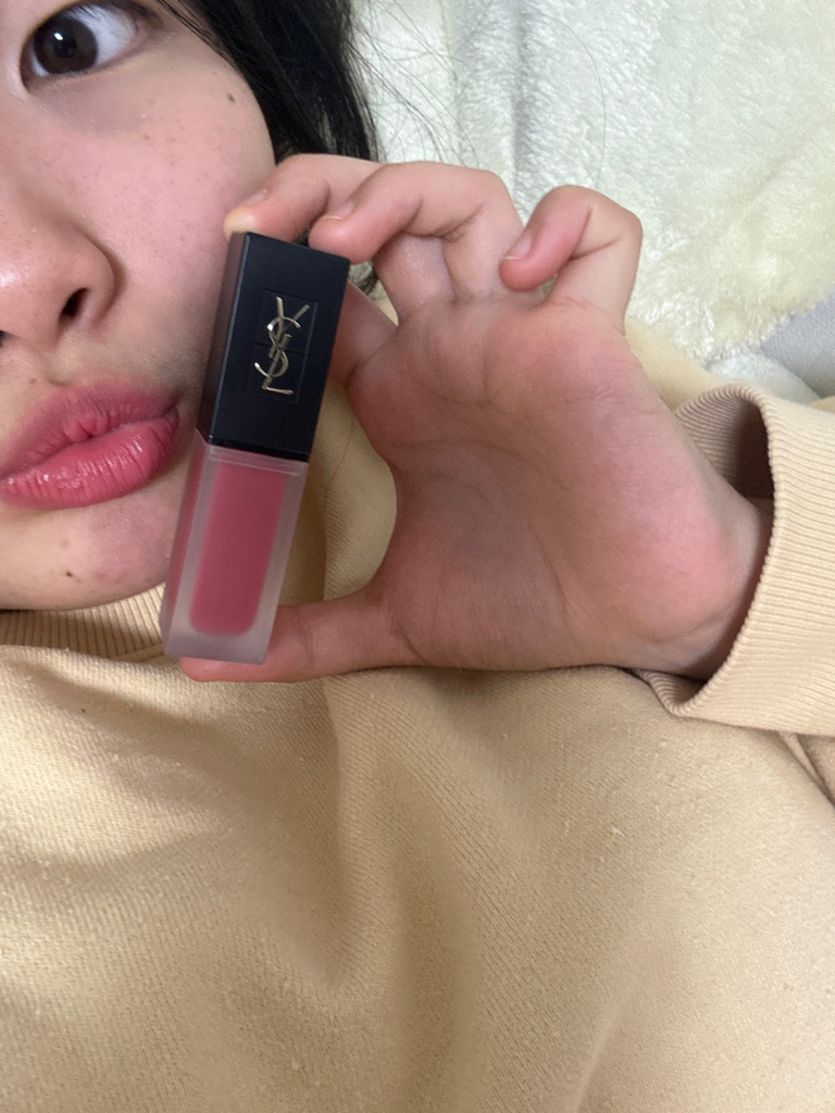 娇艳文化丝绒唇釉 [216 裸色徽章]的真实用户使用照片