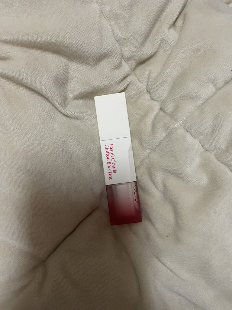 雪纺柔焦晕染唇膏 [12号云朵粉红]的真实用户使用照片