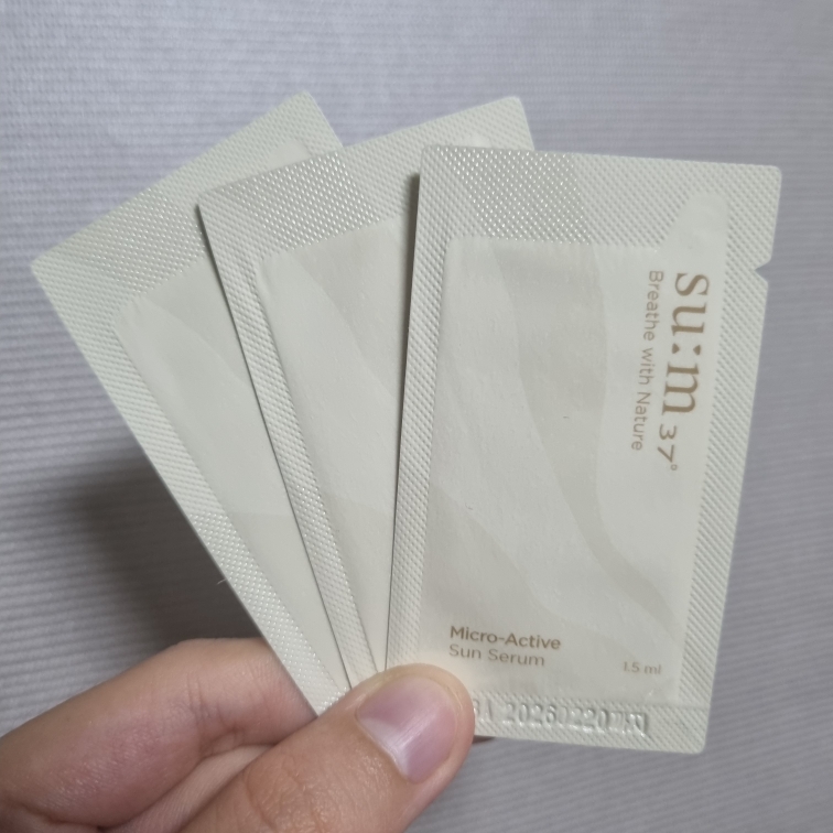 숨37도 (SUM37) 마이크로액티브 선세럼 [SPF50+/PA++++] review image