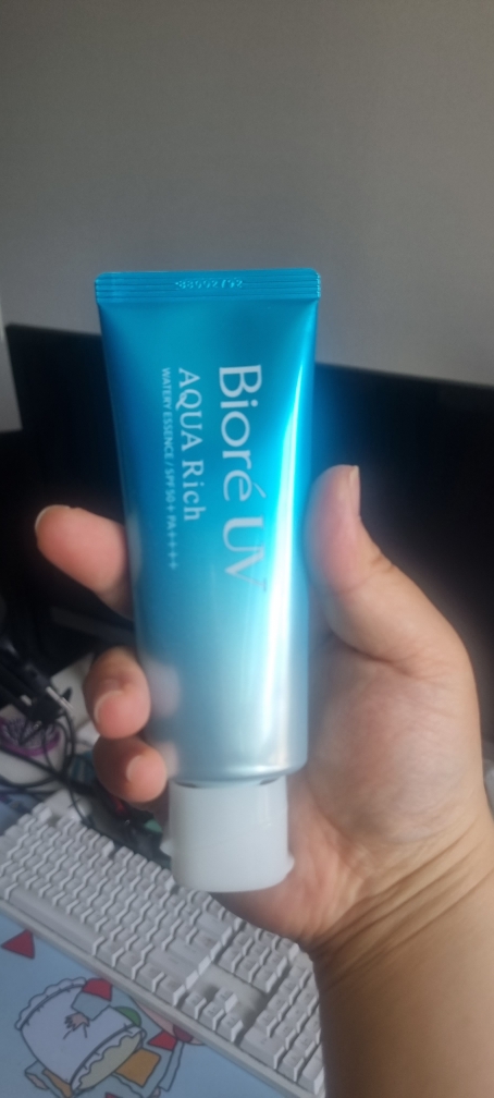 (海外）UV Aquarich Watery Essence [SPF50+/PA++++]的真实用户使用照片