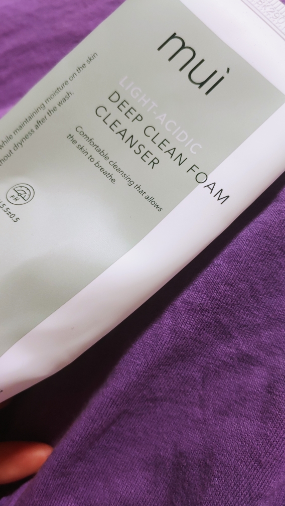 mui DEEP CLEAN FOAM CLEANSER review image