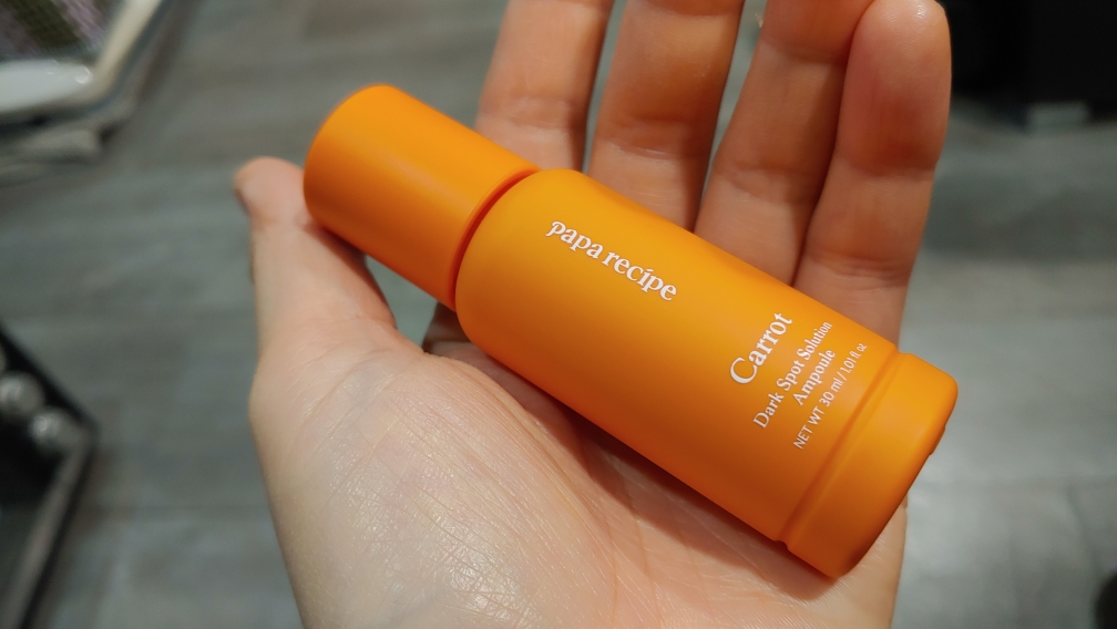 Real user review photo of Carrot Dark Spot Solution Ampoule