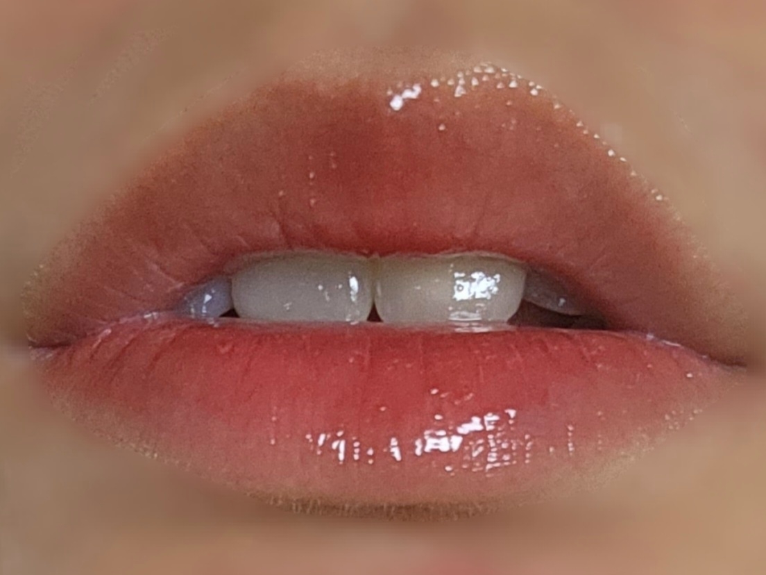 恶作剧说谎者涂层染唇膏 [03 #装作是活力十足的苹果芒果]的真实用户使用照片