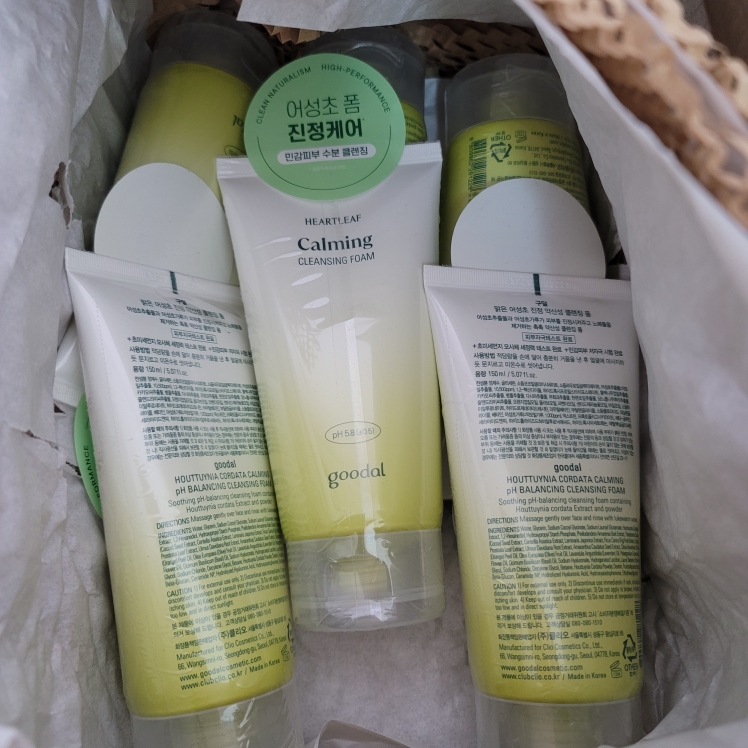 Real user review photo of HEARTLEAF Calming CLEANSING FOAM