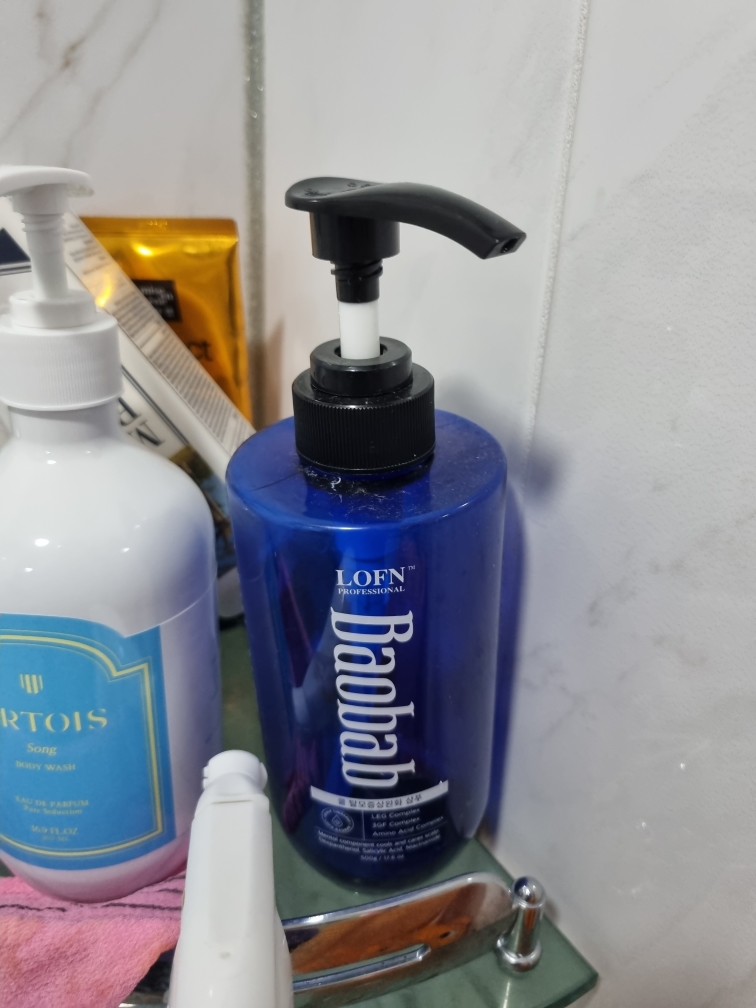 猴面包树凉爽缓解脱发洗发水的真实用户使用照片