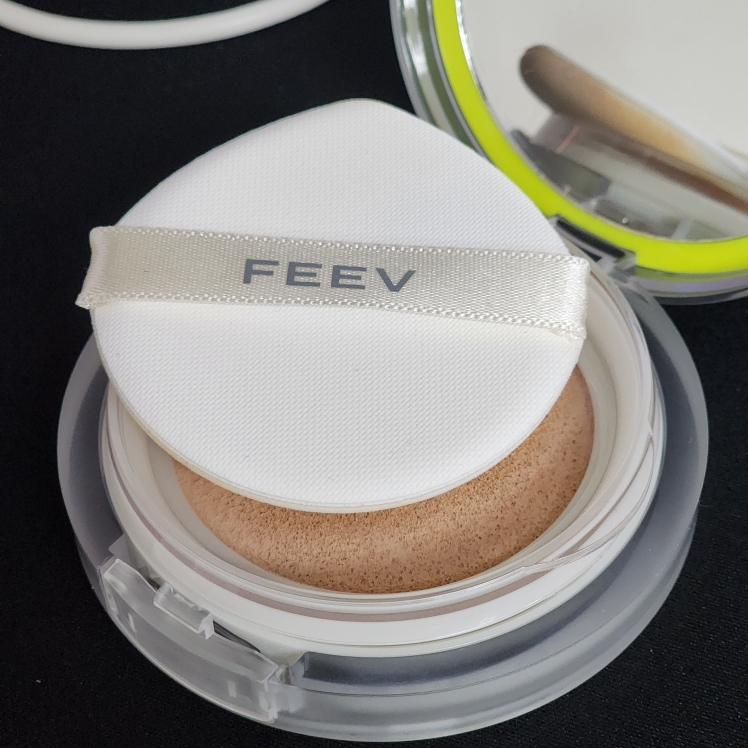 超级贴合熊猫气垫 [SPF40/PA++] [Fair Dew]的真实用户使用照片