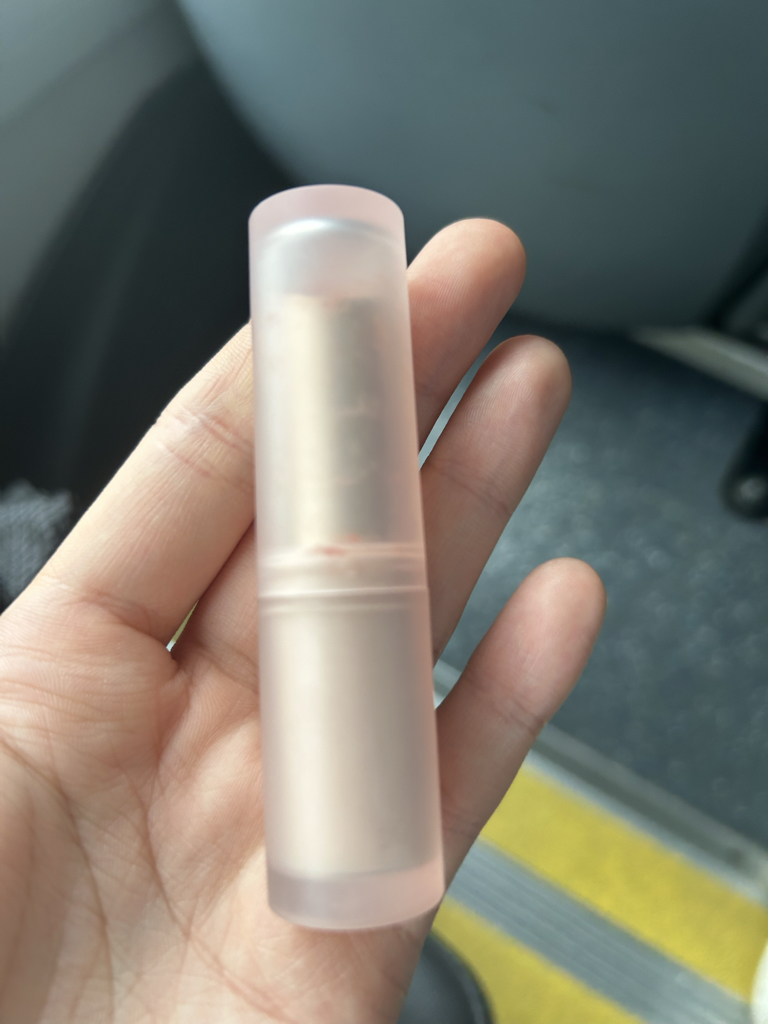 墨水气氛哑光唇膏 [001 内立准备]的真实用户使用照片