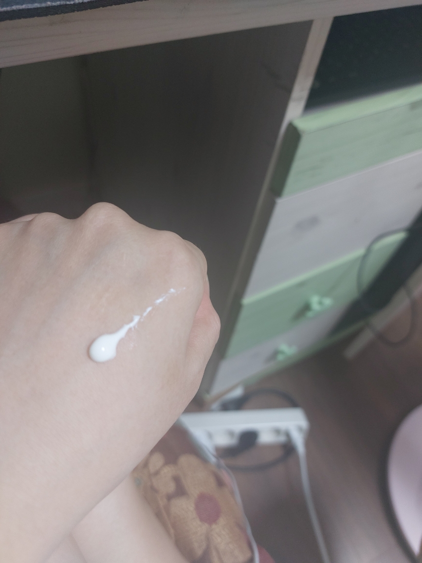 植物性防晒霜[SPF50+/PA++++][美白]的真实用户使用照片