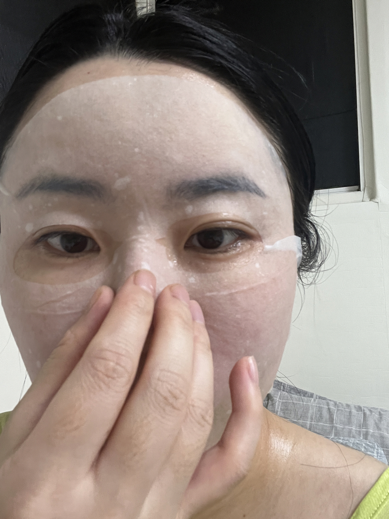 瓶装水泡沫面膜的真实用户使用照片