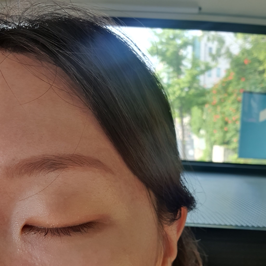 어반디케이 (URBANDECAY) 문더스트 모노 아이섀도우 [스페이스카우보이] review image