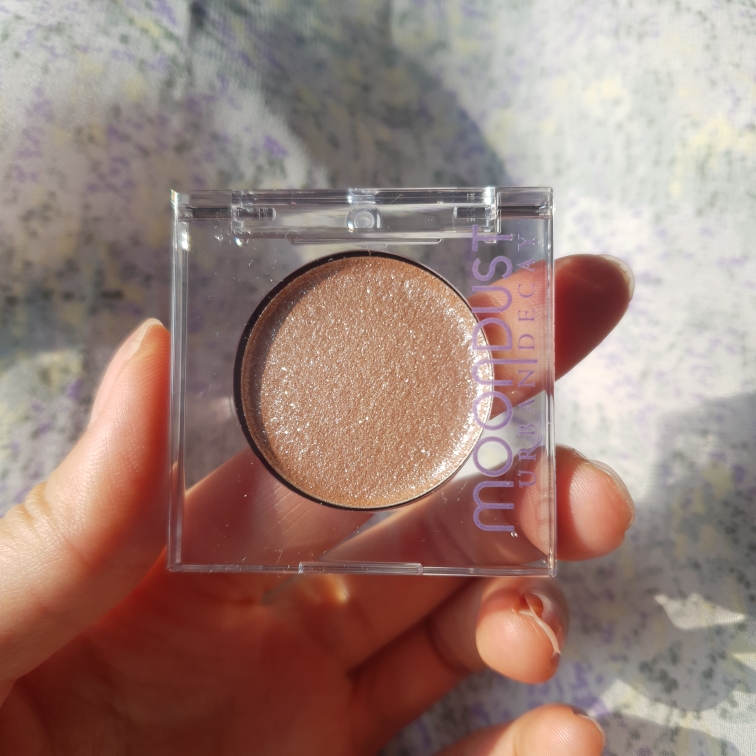 어반디케이 (URBANDECAY) 문더스트 모노 아이섀도우 [스페이스카우보이] review image
