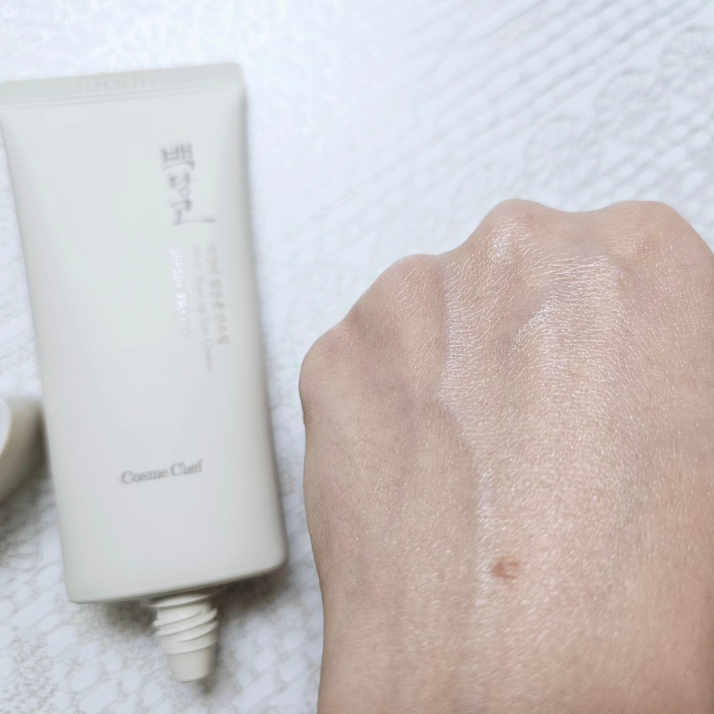 코스메쉐프 (CosmeChef) 백당고 막걸리 맑은톤 선크림 [SPF50+/PA++++] review image