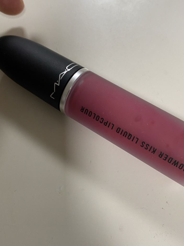 맥 (MAC) 파우더 키스 리퀴드 립컬러 [어리틀템드] review image