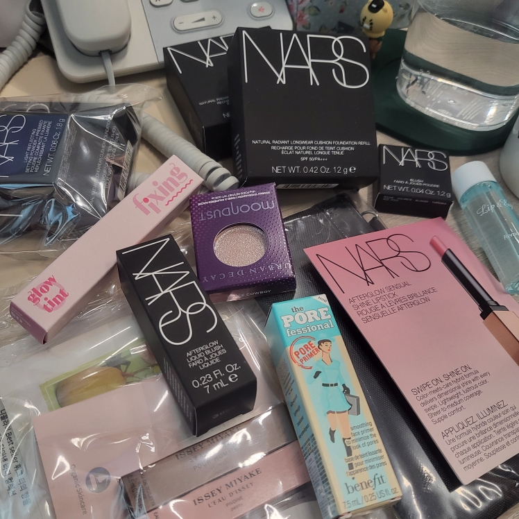 어반디케이 (URBANDECAY) 문더스트 모노 아이섀도우 [스페이스카우보이] review image