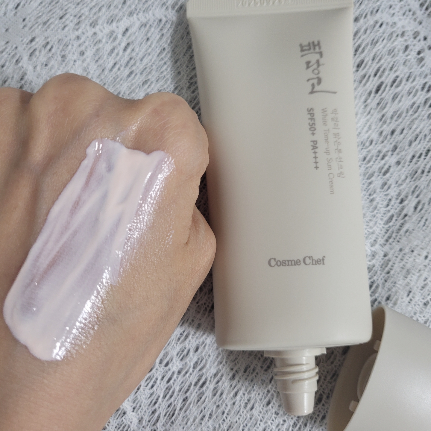 코스메쉐프 (CosmeChef) 백당고 막걸리 맑은톤 선크림 [SPF50+/PA++++] review image