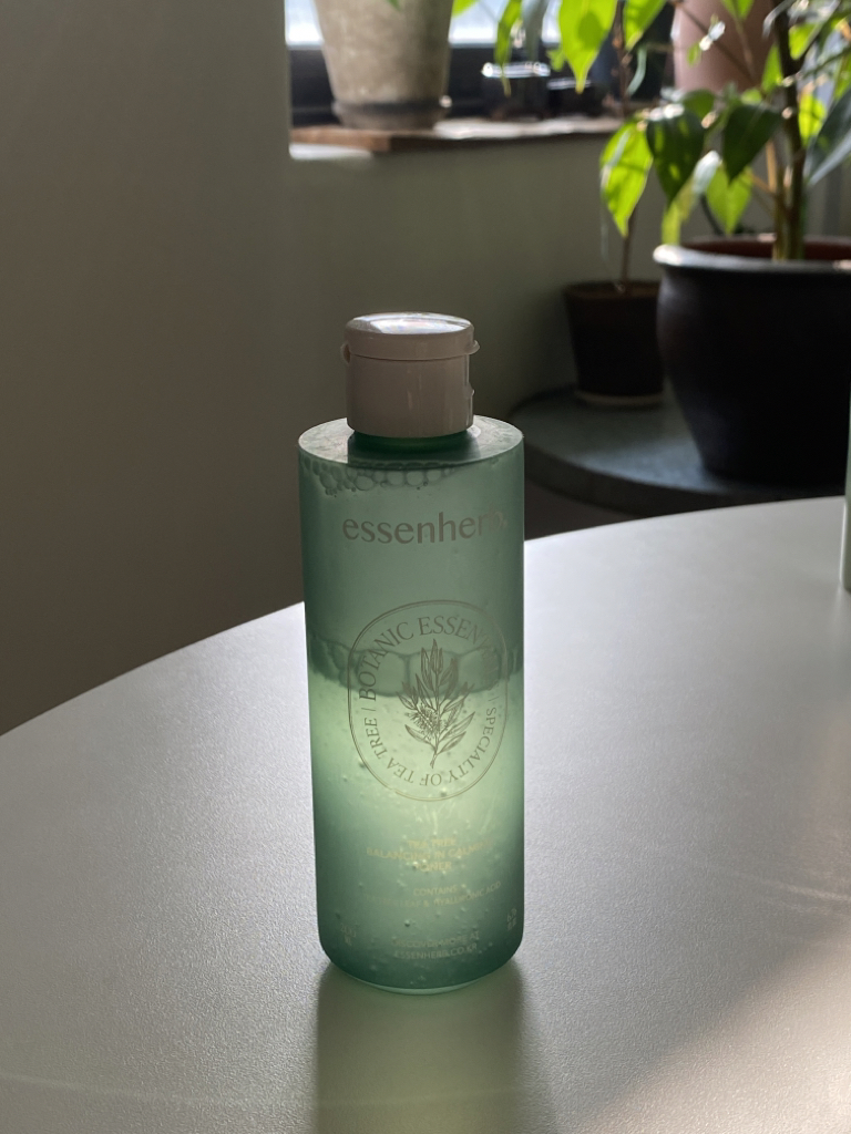 에센허브 (essenHERB) 티트리 밸런싱 인 카밍 토너 review image