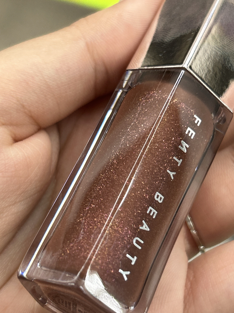 펜티뷰티 (FentyBeauty) 글로스 밤 히트 유니버셜 립 루미나이저 + 플럼퍼 [핫초콜릿히트] review image
