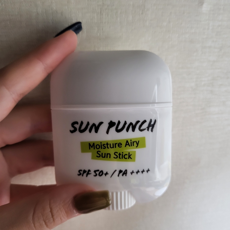 带花的男人 Sunpunch Moisture Refreshing Blend Tea Sunstick [SPF50+/PA++++] common.review image