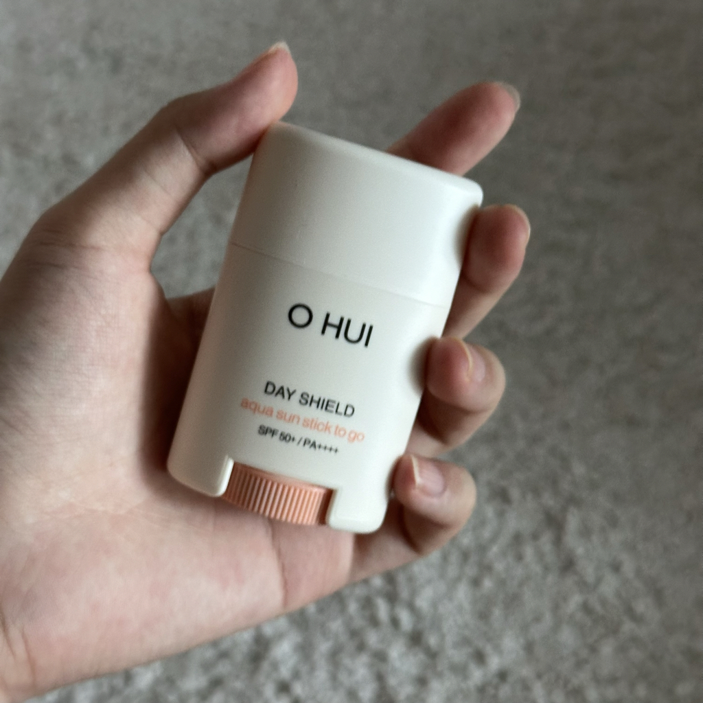 오휘 (OHUI) 데이쉴드 아쿠아 선스틱 투 고 [SPF50+/PA++++] review image