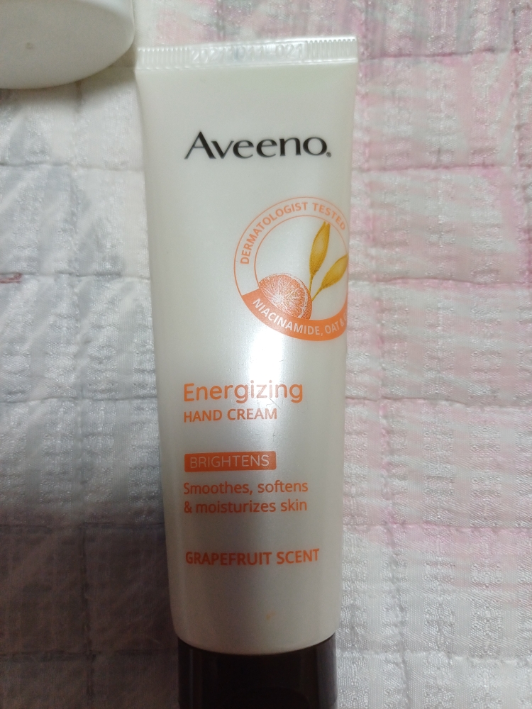 Aveeno Energizing Hand Cream [Grapefruit Fragrance] review image
