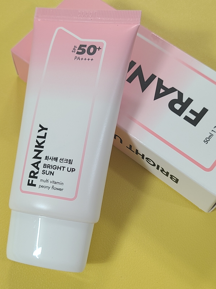 프랭클리 (FRANKLY) 화사해 선크림 [SPF50+/PA++++] review image