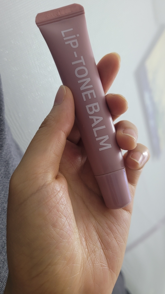 润唇膏的真实用户使用照片