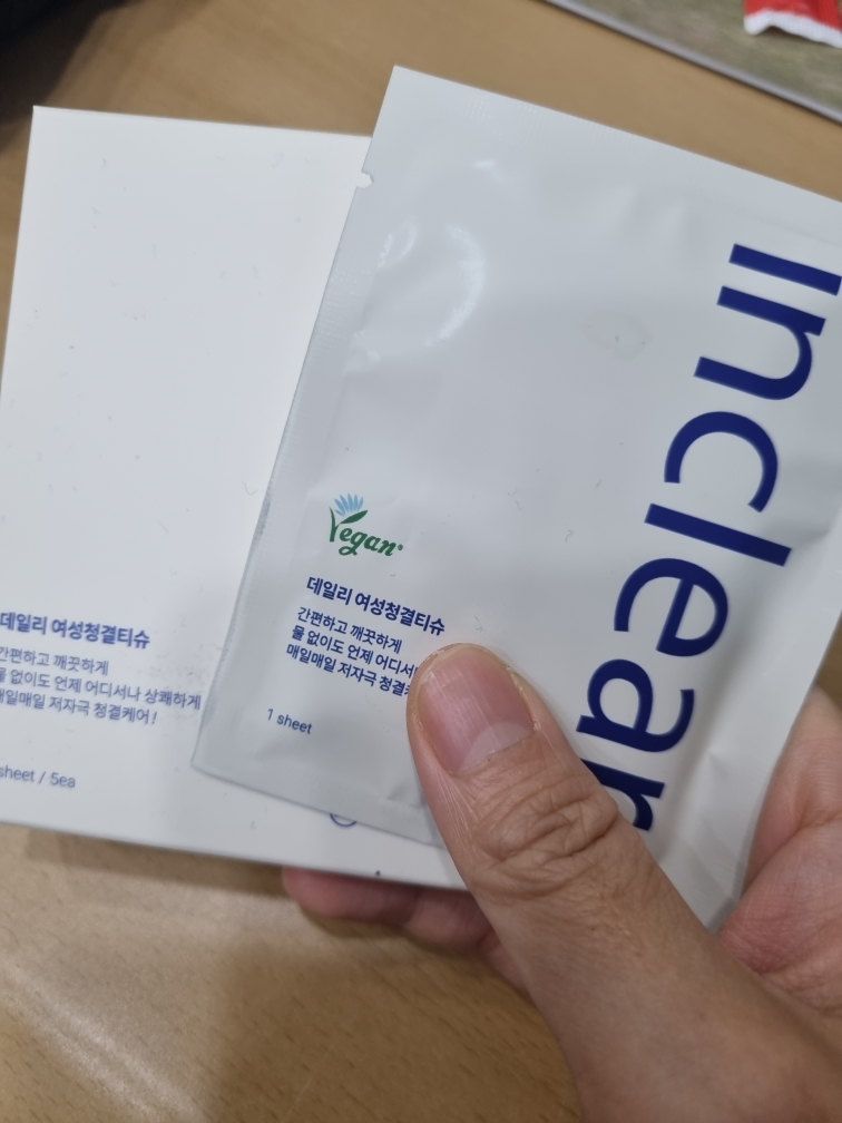inclear Daily Feminine Cleanliness Tissue review image