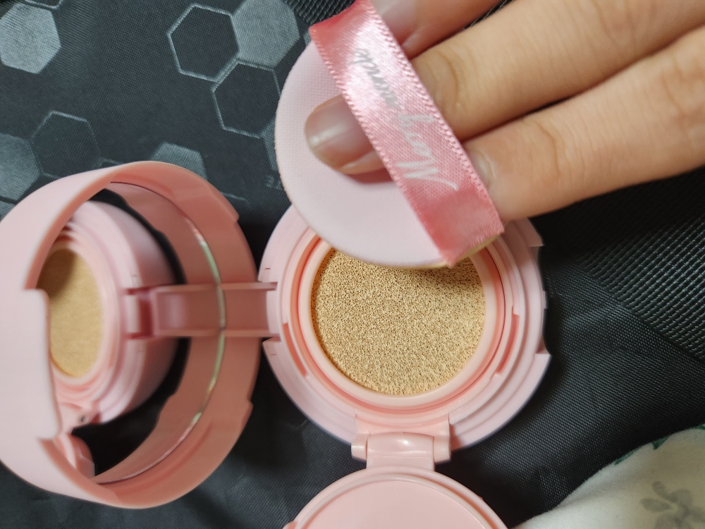 Real user review photo of Happy Your Day Cushion [SPF40/PA++] [01 Ivory]