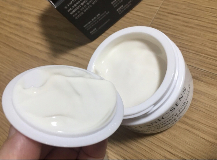 植物感知 碳黑色素霜 common.review image